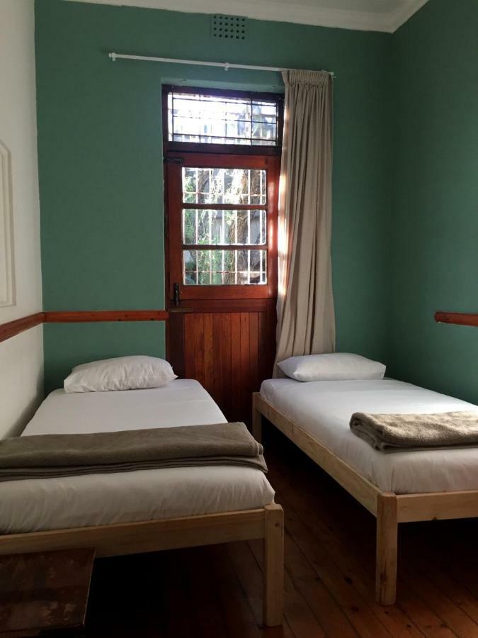 Wanderlust Backpackers Hostel Cape Town Exterior photo